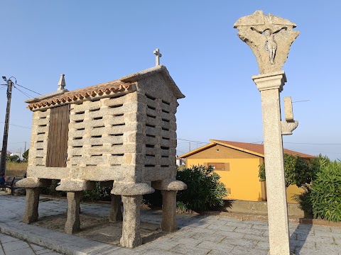 Iglesia de Nuestra Señora del Carmen de Aguiño, iglesia en Ribeira