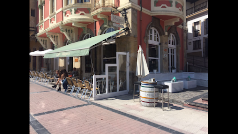 Remata en Magovi Cafe, para comer en Colunga