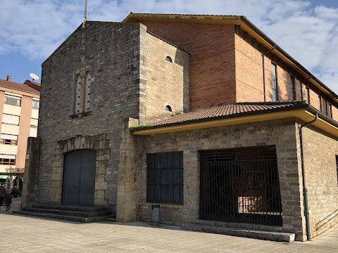 Parroquia de Santa María Madre de la Iglesia, iglesia en Piedras Blancas
