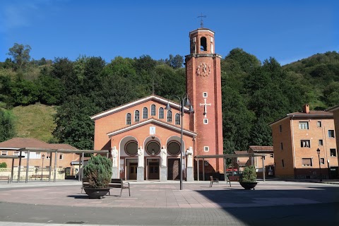 Iglesia de Santa María de las Nieves, iglesia en San Martín del Rey Aurelio
