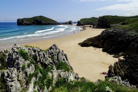Playa de Portiellu, parque en Porrúa
