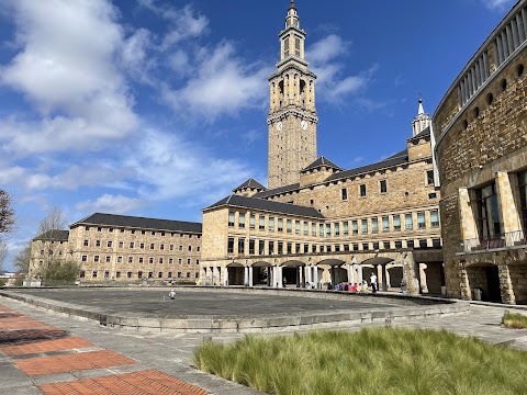 Universidad Laboral de Gijón, monumento en Gijón