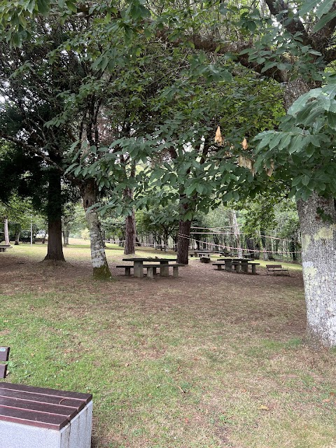 Merendero Playa Fluvial Madalena, parque en Vilalba