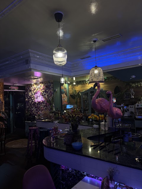 Remata en Al Alba restobar, para comer en Oroso