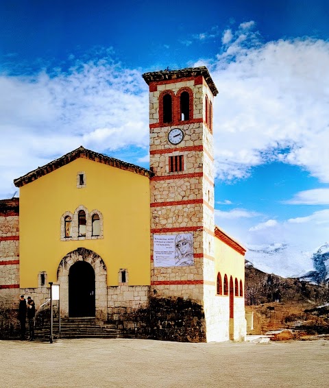 Iglesia de San Félix de Lugones, iglesia en Siero