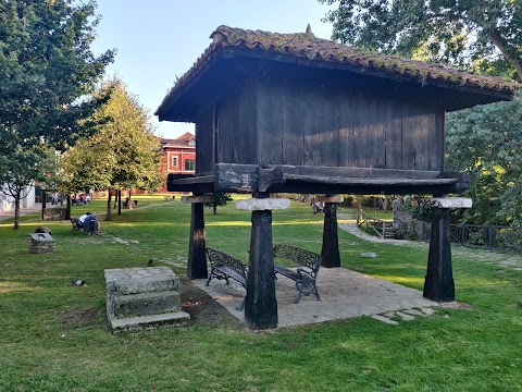 Parque de La Casa Riera, parque en Cangas de Onís