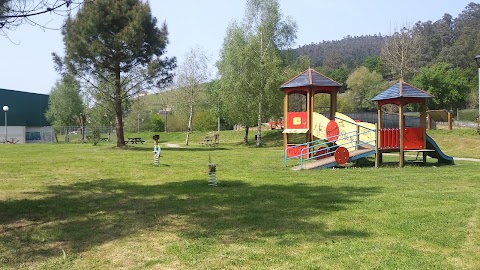 Área Recreativa El Noveledo, parque en Vegadeo