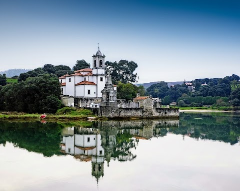 Iglesia de Nuestra Señora de los Dolores, iglesia en Posada de Llanes